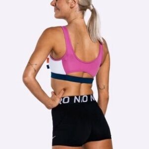 Nike Swoosh Icon Clash Women’s DRI-FIT Training Bra Pink Small No Pads